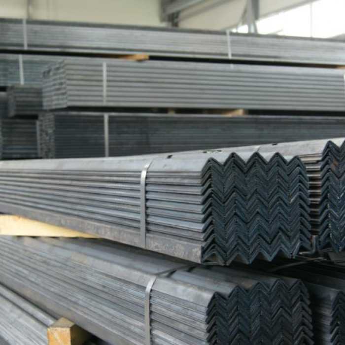 Уголок горячекатаный равнополочный 80х80х6 мм 12 м